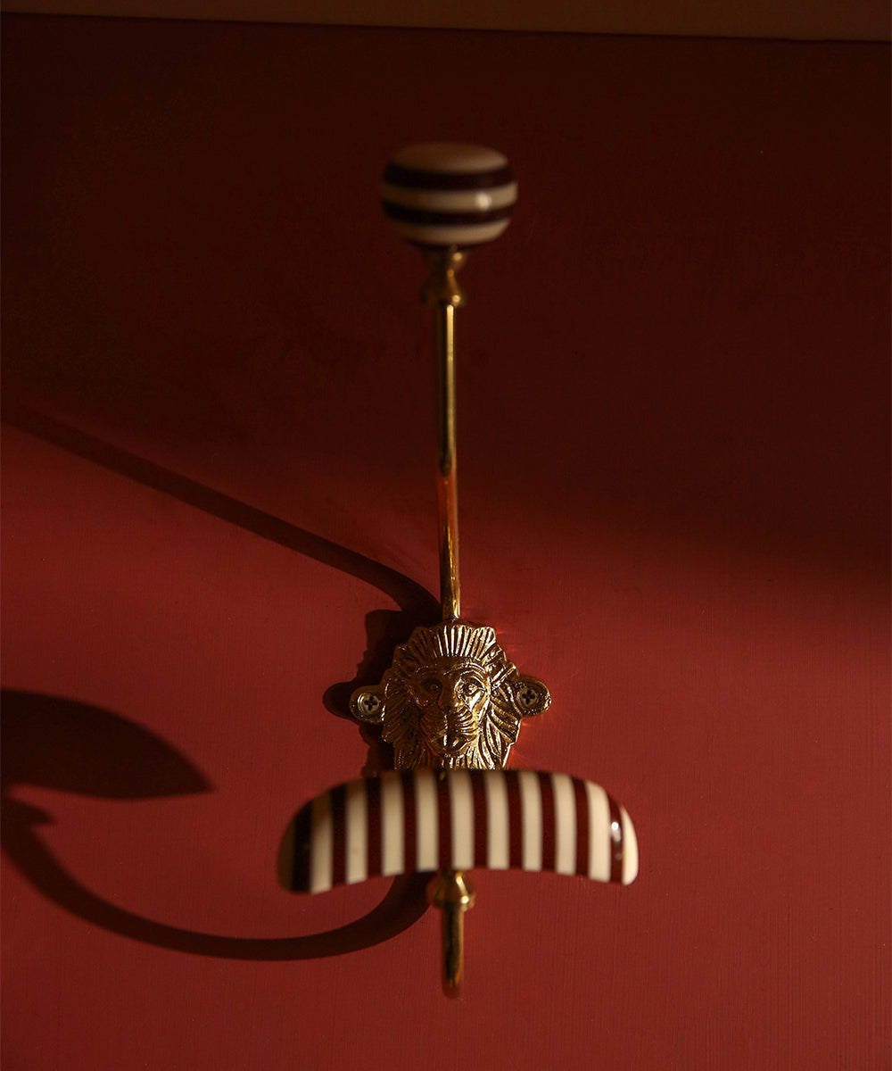 Might Lion Hook