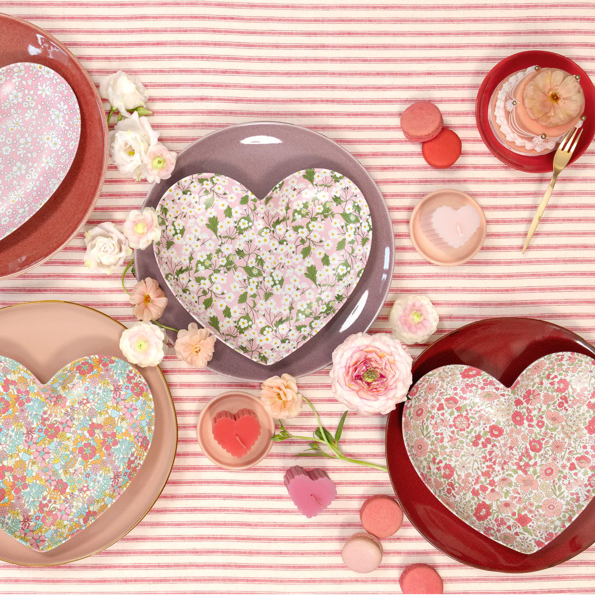 Meri Meri x Liberty Mixed Set Reusable Heart Plates Set of 4